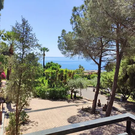 Lägenhetshotell Delle Palme Aci Trezza